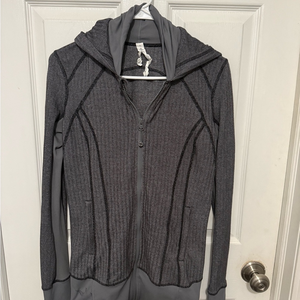 Lululemon Jacket G1 Coolmax Women's Full Zip Hoodie Size 6 Thumb Holes Gray